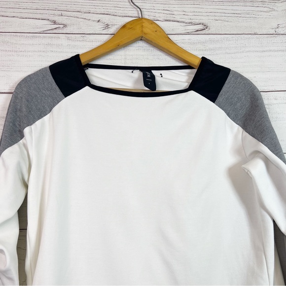Kith Women’s White Black and Gray Colorblock Square Neck Sweatshirt Size S - Picture 3 of 10